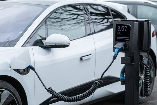 E-Auto Überschussladen mit PV – so funktioniert intelligentes Laden